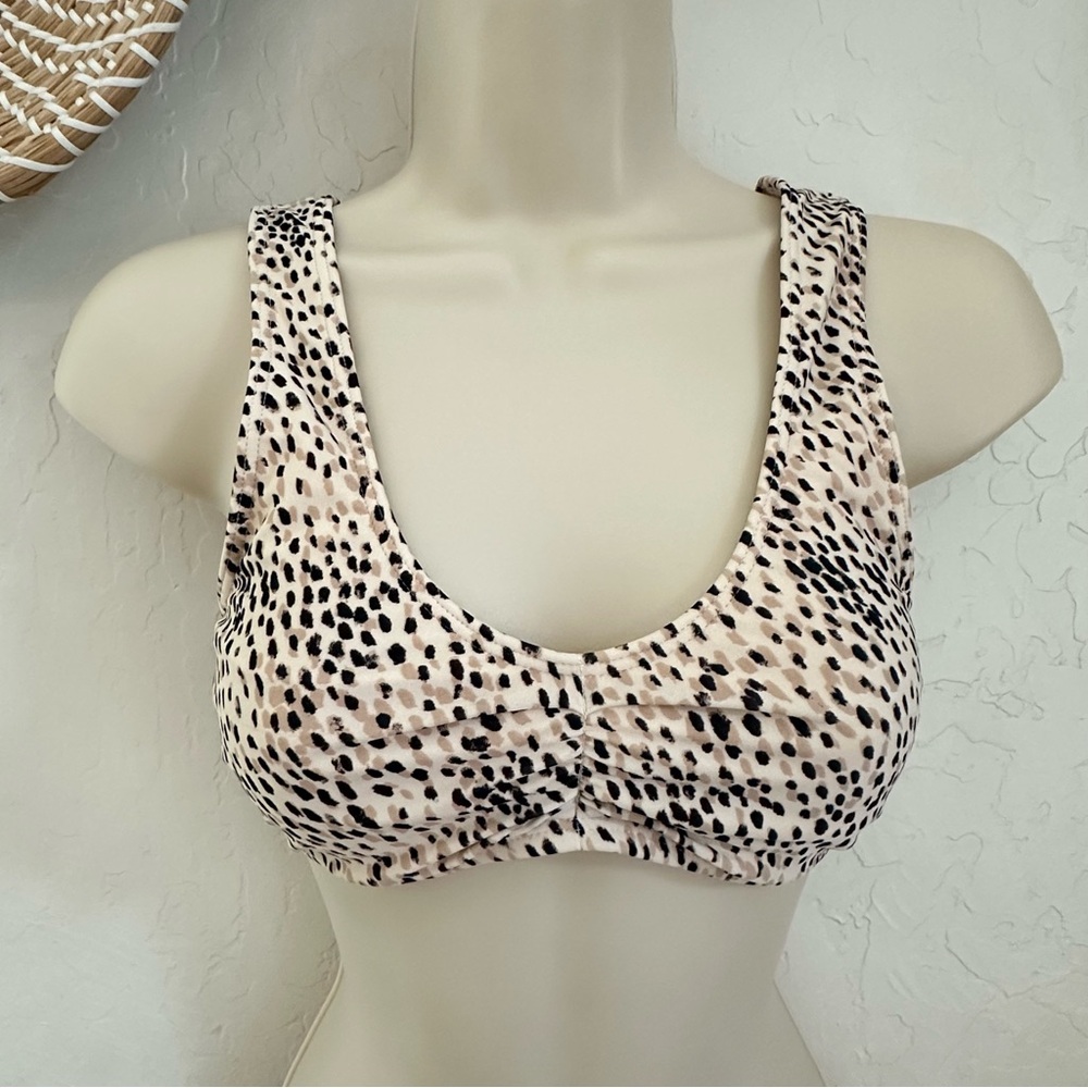 Hollister Leopard Print Women's Swim Bathing Suit Top. Size XS
